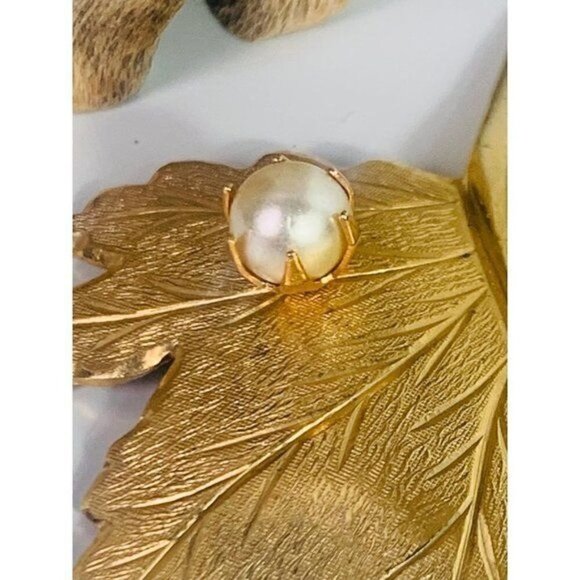 Vintage 60s SARAH CONVENTRY Gold-Tone LEAF with Faux Pearl Brooch - Picture 3 of 8
